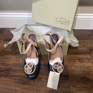 Spring Step L’Artiste Mary Jane Heels Black with Spiral Rosette Detail -Size 9